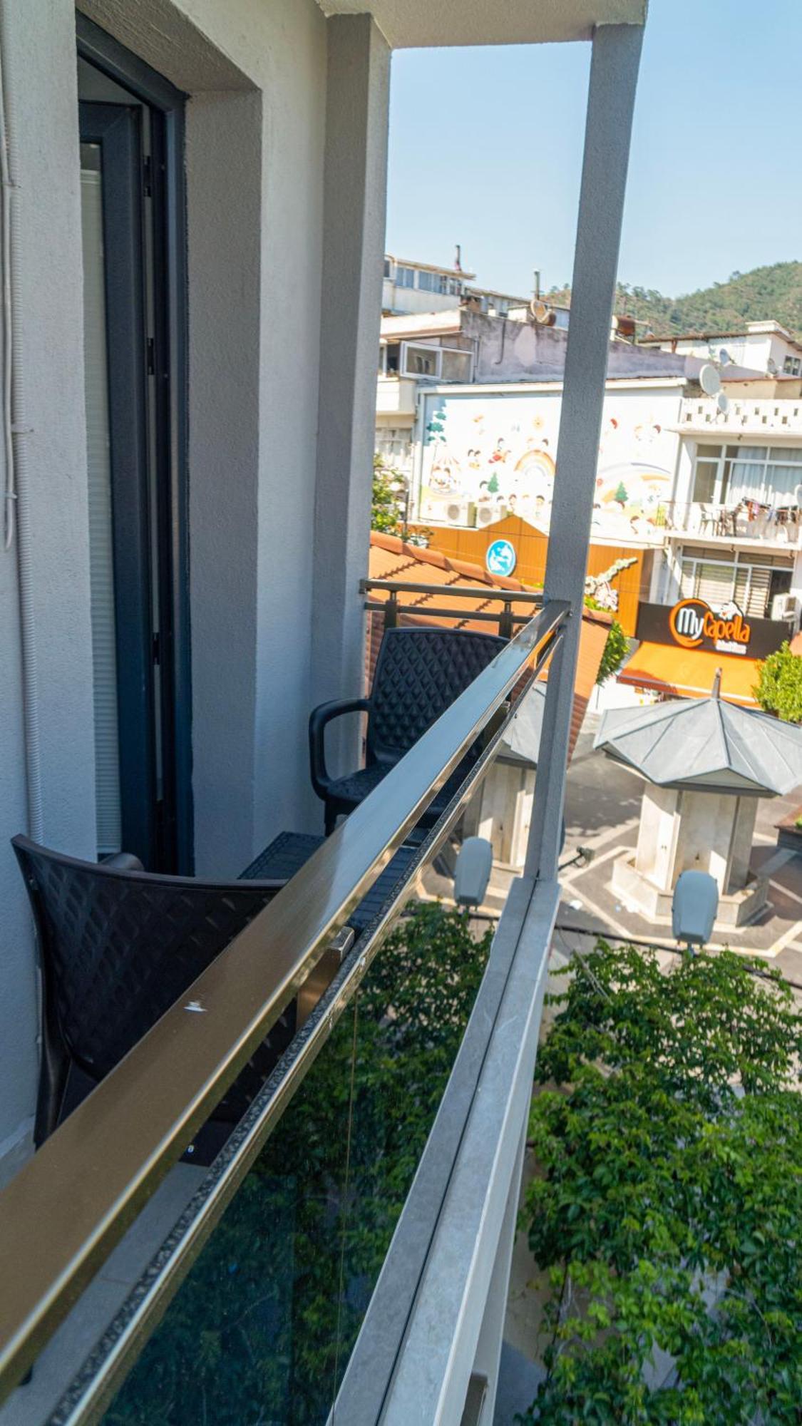 Port Marmaris Rooms Bagian luar foto